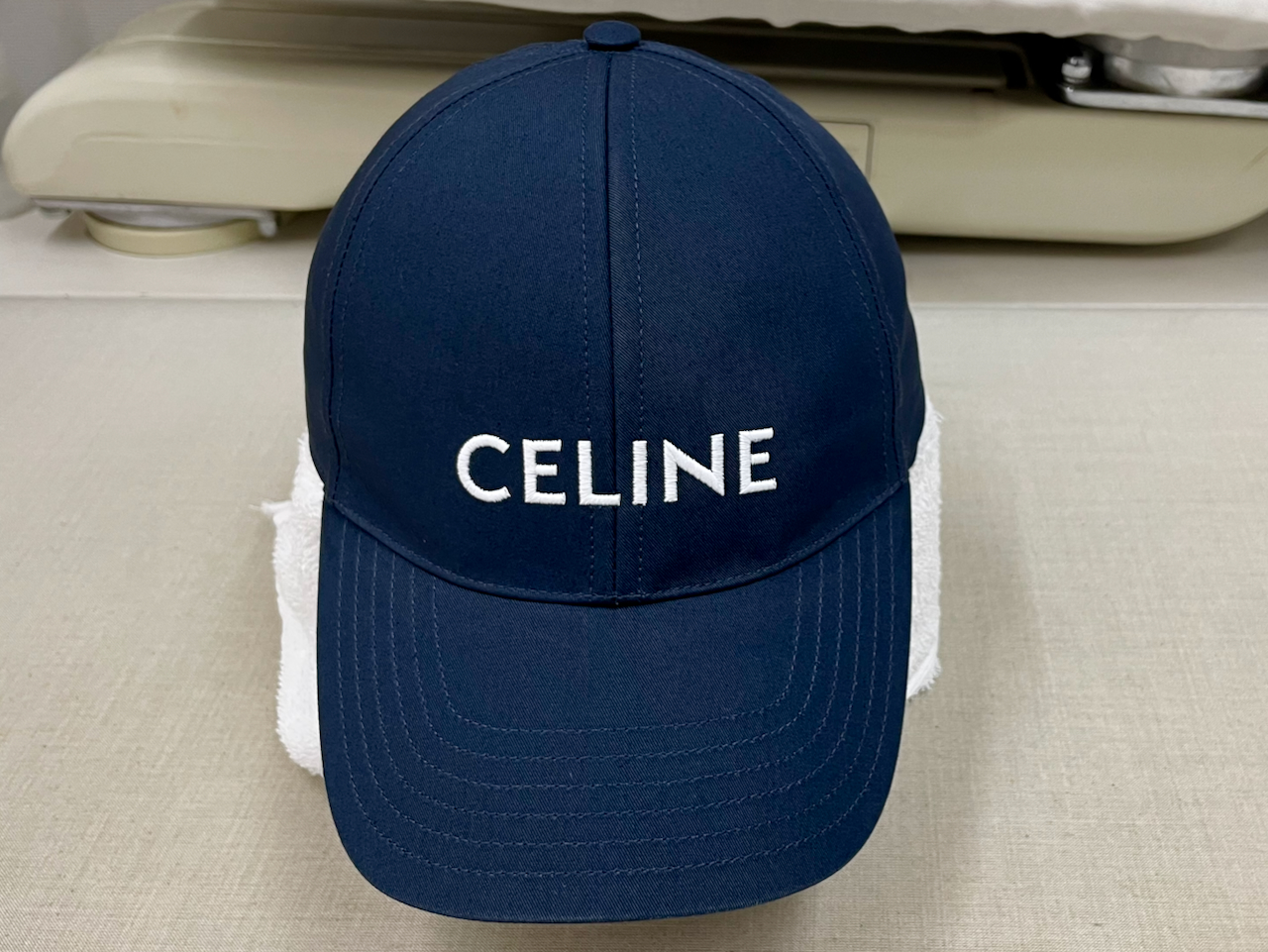 セリーヌ CELINE ネイビーキャップ 汗染み抜き ネイビー復元 アフター