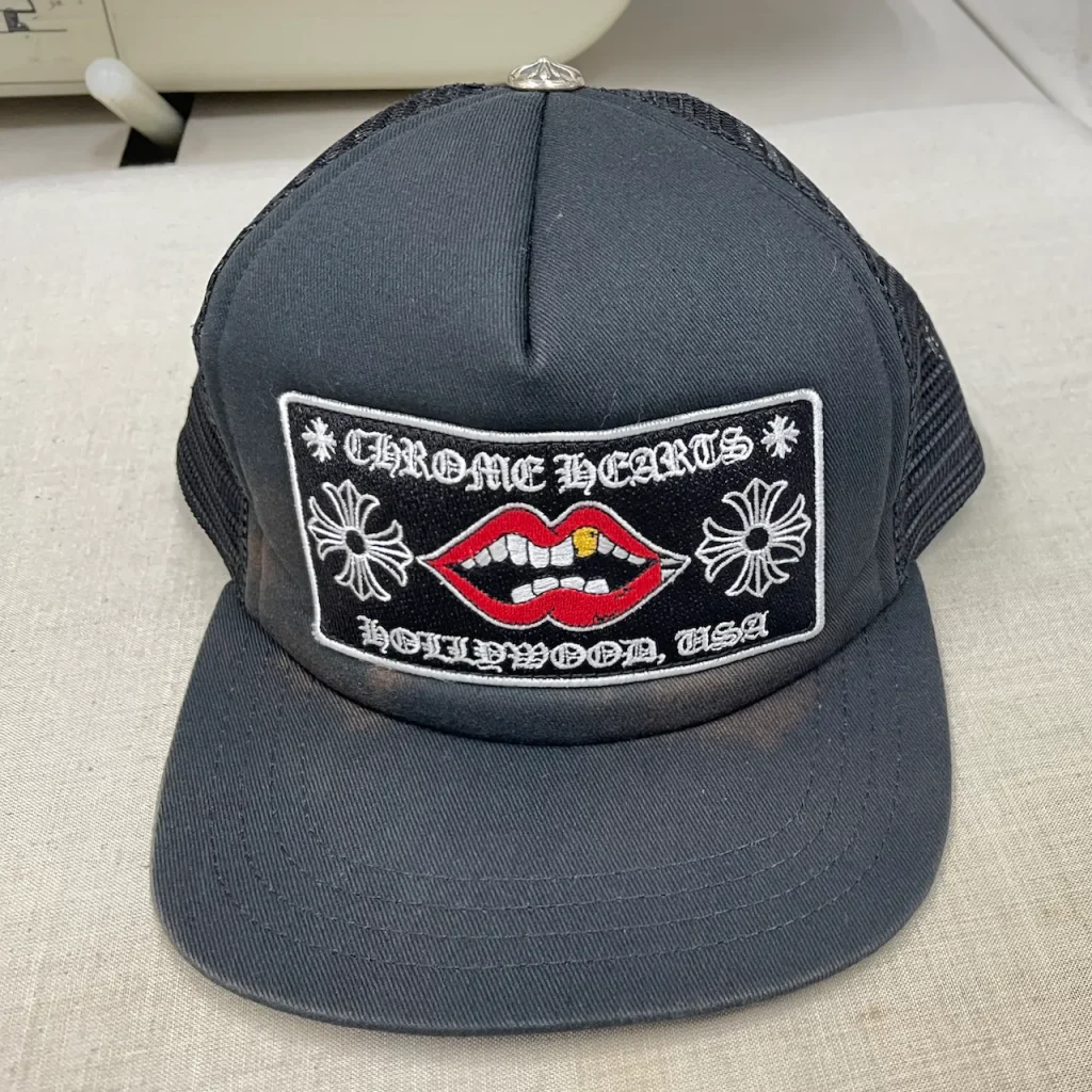 CHROME HEARTS（クロムハーツ）チョンパーブラックキャップの色補正事例。ハリウッドの魂を宿した逸品を「漆黒」へ