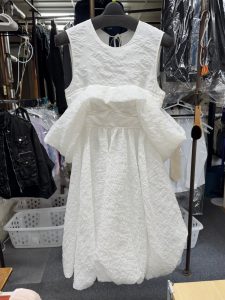 セシリーバンセン（CECILIE BAHNSEN）の白さを復元。繊細なテクスチャーを守る「漬け込み漂白」